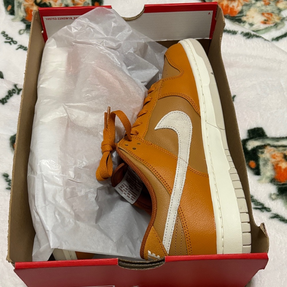 Nike Men's Tan and White Sneakers - Picture 6 of 6